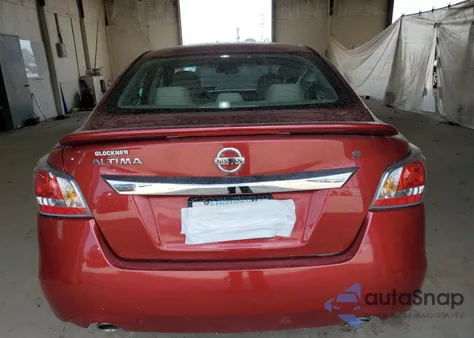 2015 Nissan Altima 2.5 из США, поврежденный, VIN 1N4AL3AP0FC117017